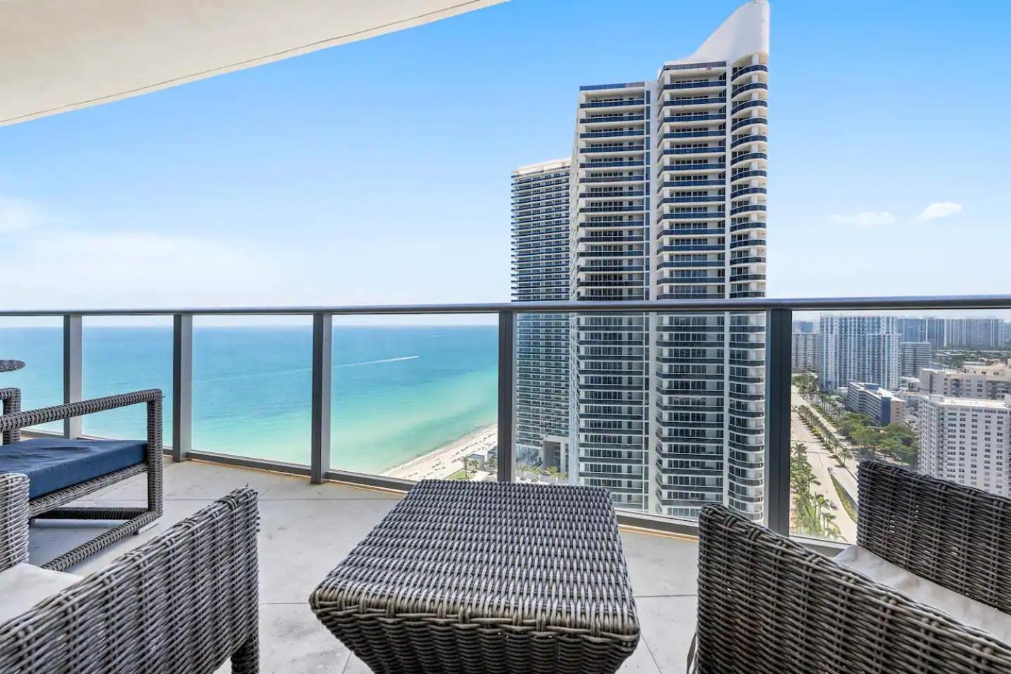 Upscale Comfort And Breathtaking Views At H Hollywood Residences By Zelloo Beverley Beach ภายนอก รูปภาพ