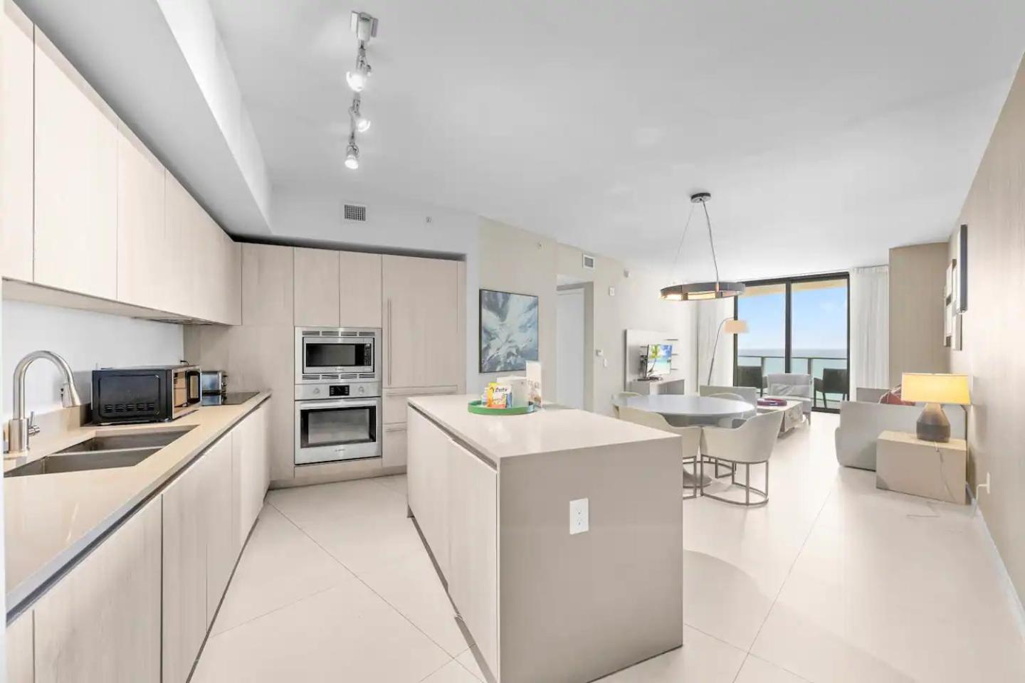Upscale Comfort And Breathtaking Views At H Hollywood Residences By Zelloo Beverley Beach ภายนอก รูปภาพ